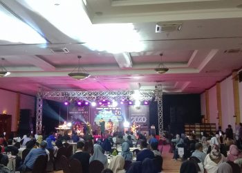 Penampilan Naff Band feat Tantri Kotak di Convention Hall The Royale Krakatau Hotel