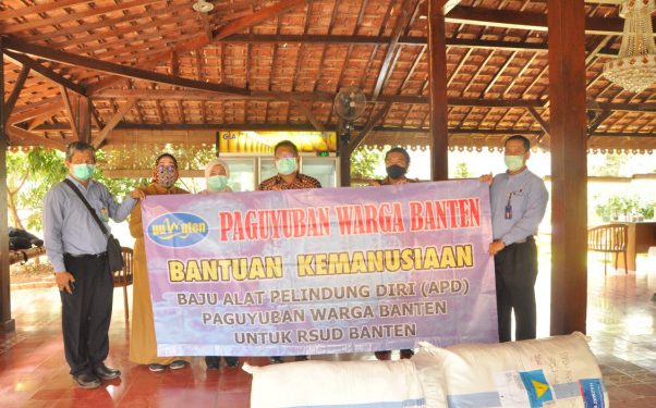 Foto : Bantuan Kemanusiaan Paguyuban Warga Banten di serahkan kepada pemerintah Provinsi Banten