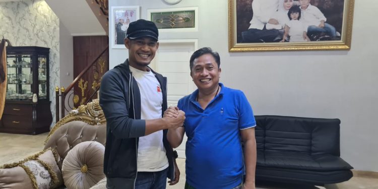 Bakal Calon Bupati Pandeglang Pujiyanto (kanan) ketua Plt DPW PPP Banten Subadri Ushuludin (kanan)