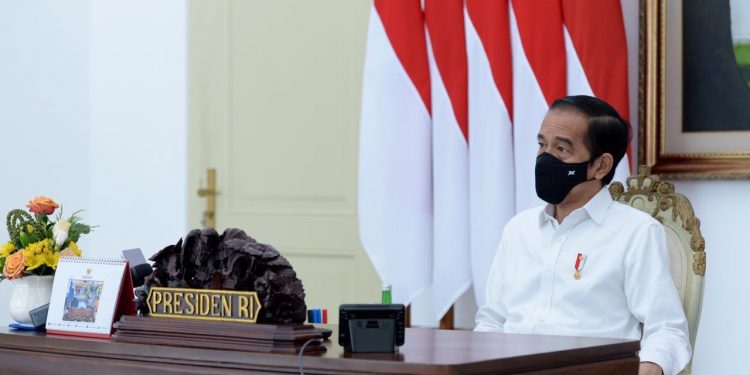 Presiden Jokowi saat memimpin rapat terbatas mengenai Percepatan Proyek Strategis Nasional Patimban melalui konferensi video [doc. Humas Kemensetneg]