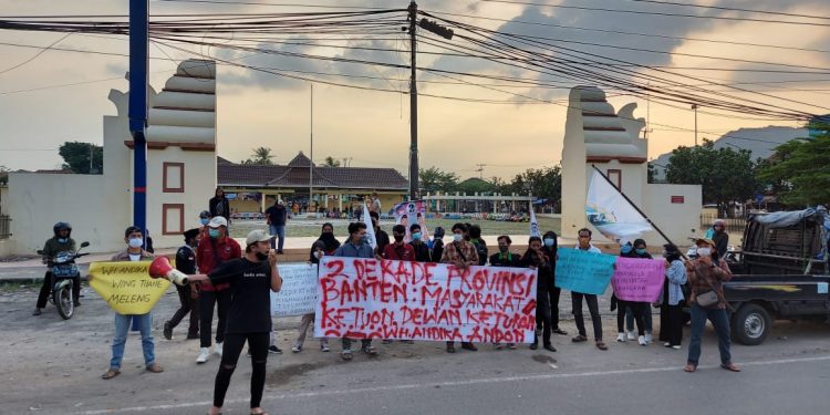 Mimbar bebas Koalisi Mahasiswa Banten Barat (KMBB)