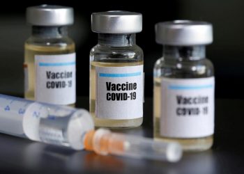 Ilustrasi vaksin Covid-19 (REUTERS/Dado Ruvic/Ilustrasi/ton)
